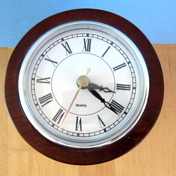 Vintage wood cylinder jewelry box with working clock - 6" tall - unisex - Picture 13 of 14